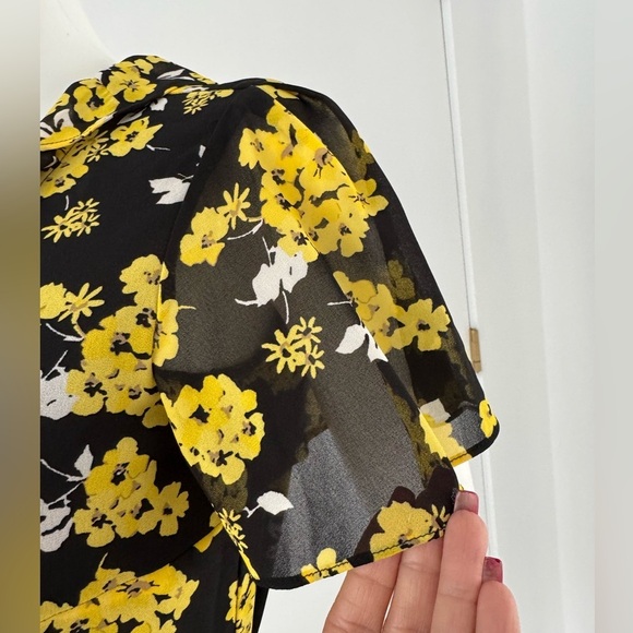 Michael kors Floral Georgette Ruffled Wrap Dress Size XS - Picture 6 of 9